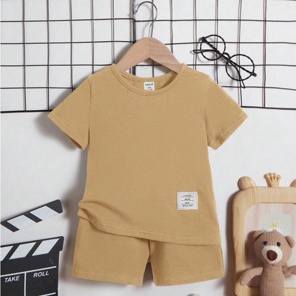 SHEIN Baby Boy Letter Patched Detail Tee & Shorts 6-9 months